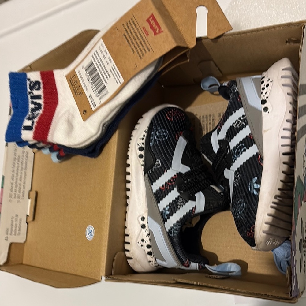Adidas 5K Sneakers Free Niki socks - Picture 2 of 6